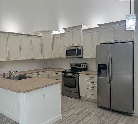 3rd image of 1171 Summit Trail Cir APT C