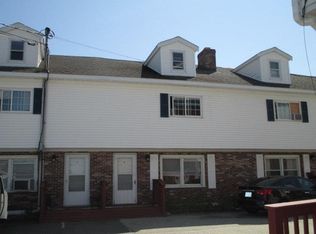 87 Brown Ave APT 4, Hampton, NH 03842