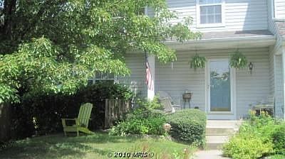 1st image of 302 Barrister Ct
