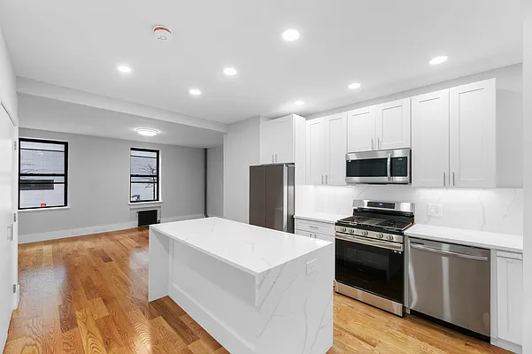 Rented by REAL New York | media 8
