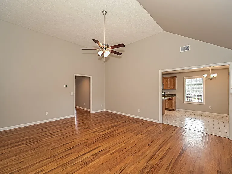 7004 Bridgewater Dr — Photo 5