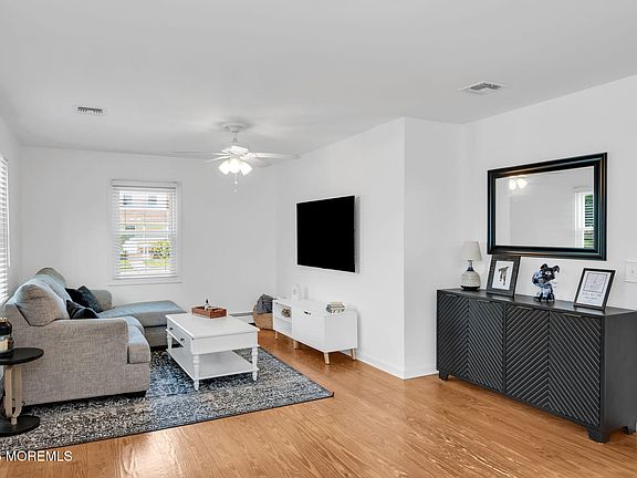 4th image of 150 5th Avenue