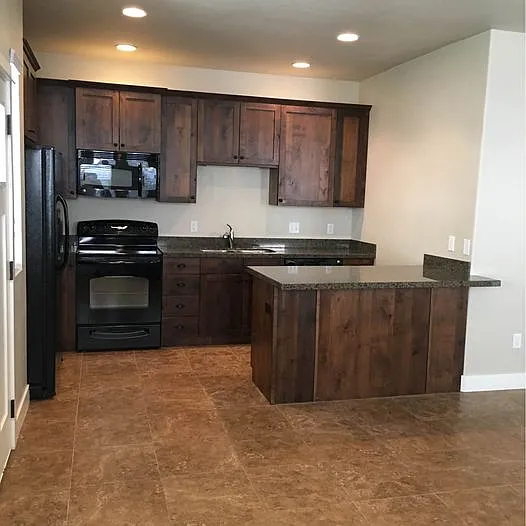 Kitchen - E Orchard Pines Loop