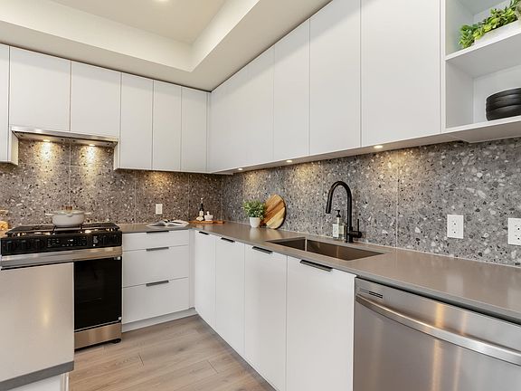 5th image of 7936 206th St #402