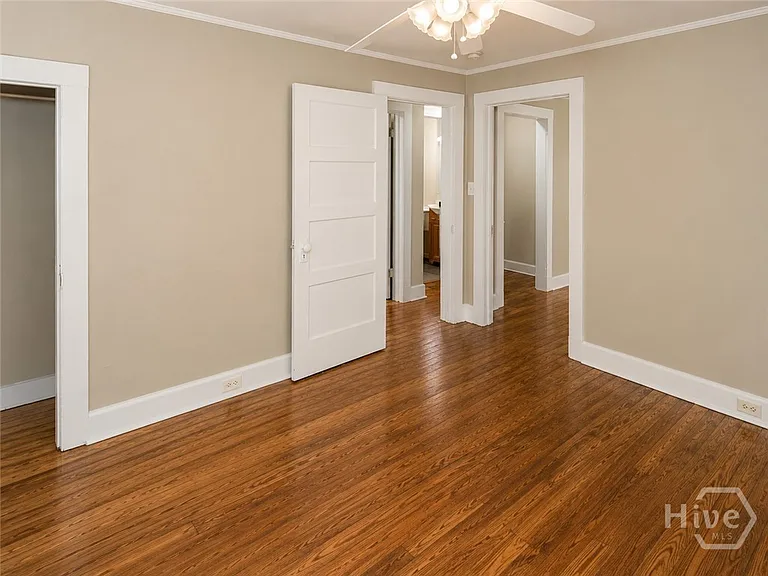 312 N Jefferson St NE — Photo 8