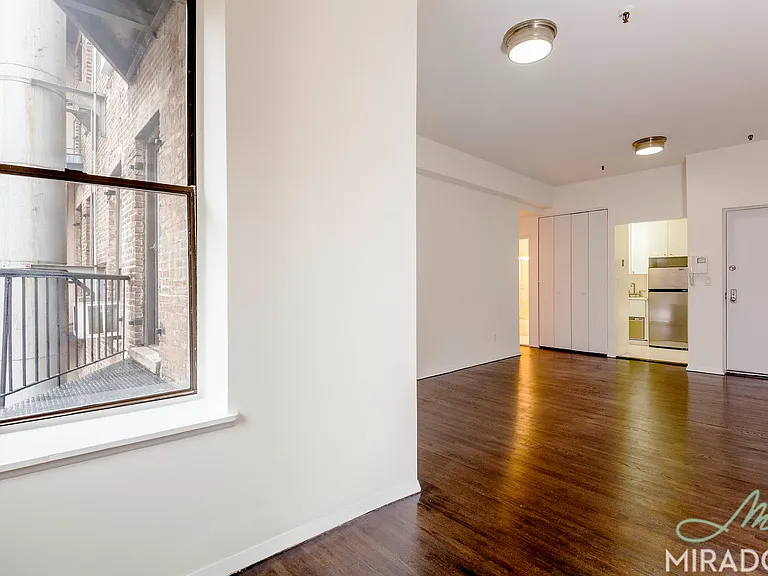 127 4th Ave #6A — Photo 2