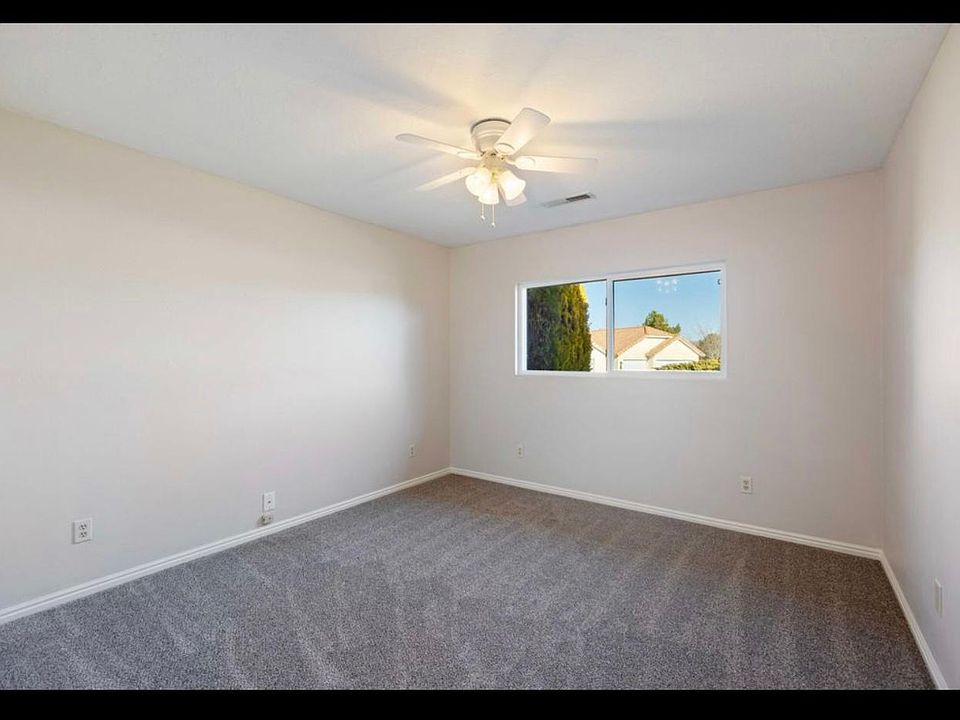 1st image of 3018 S Bayberry Cir