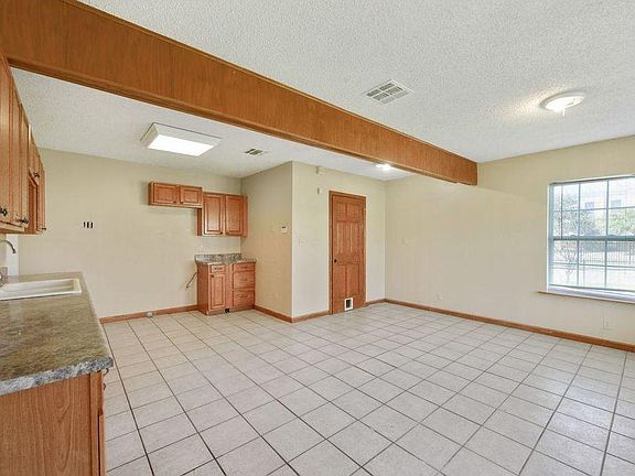 3rd image of 703 Pennystone Ave