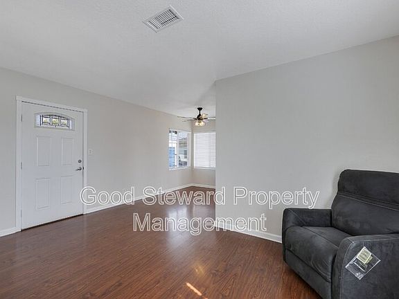 4th image of 13042 Beaty Ave