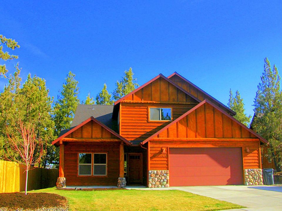 Custom Lodge Style Home...$159.02 per sq ft!