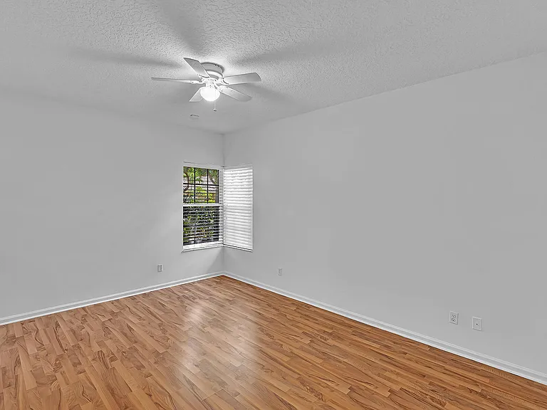 3420 Washington Ln — Photo 17