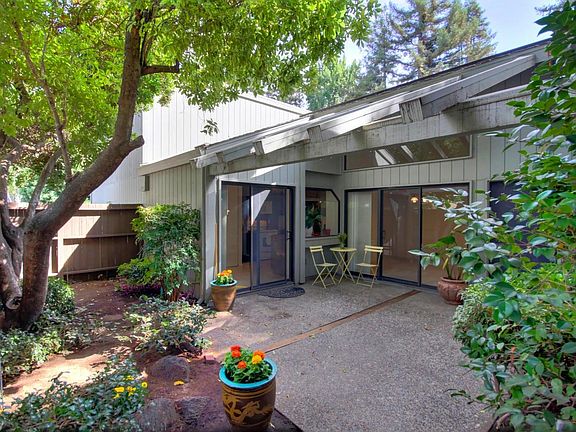 2nd image of 500 Elmhurst Cir