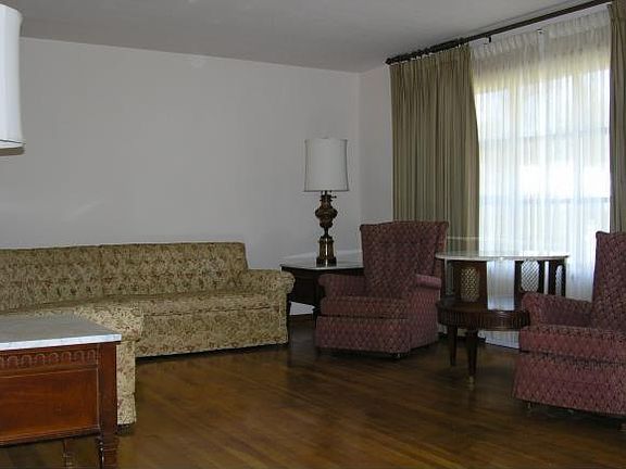 2nd image of 44 Woodland Dr