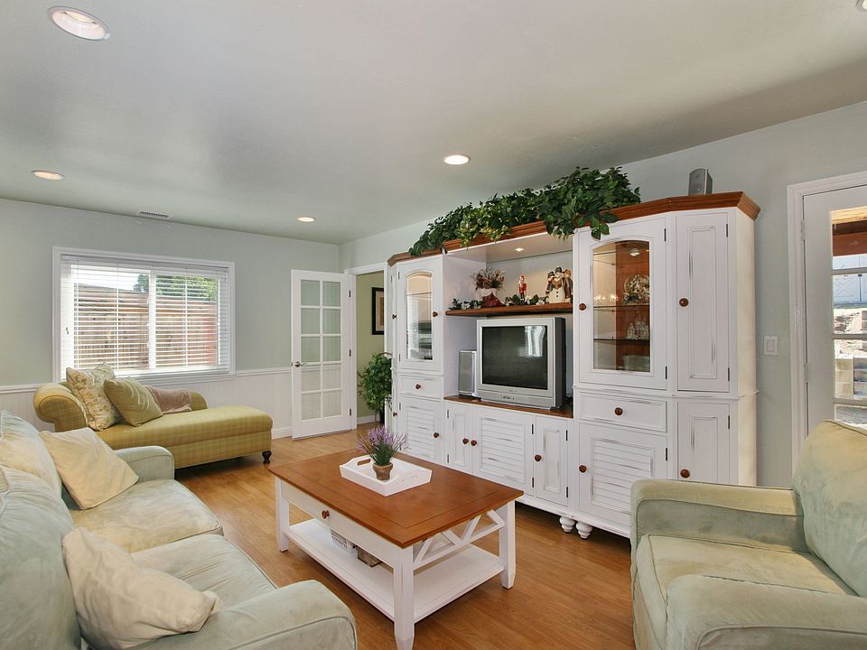 Spacious Great Room