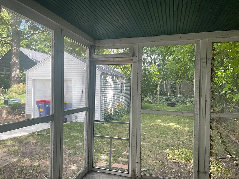 2644 Eastern Ave SE — Photo 8