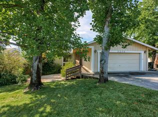 2275 Oak Ridge Dr, Redding, CA 96001