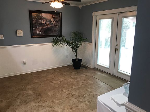 3rd image of 304 Kirby Dr
