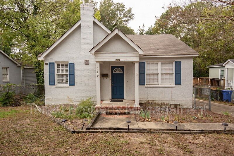 1st image of 3909 Crestview Dr