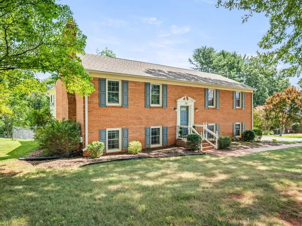 115 Stonehouse Dr, Lynchburg, VA 24502