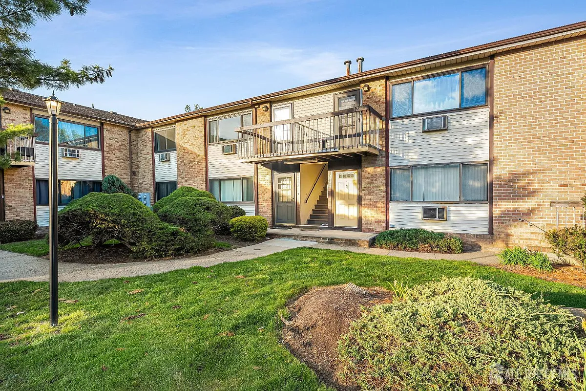 Building Photo - 128 Cricket Ln