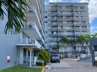 Isla Del Mar, Miami, FL 33125