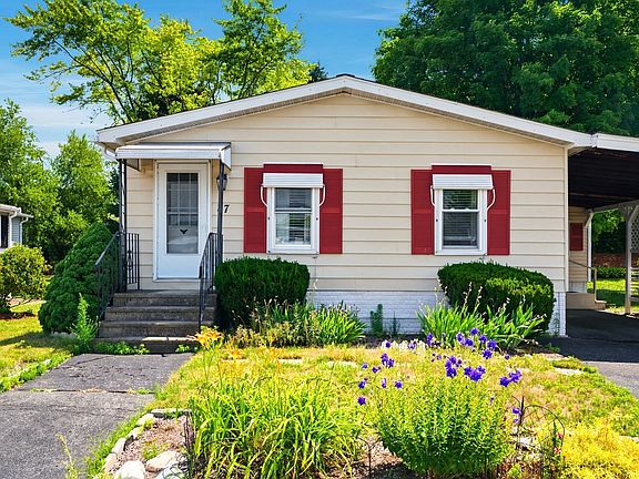 4th image of 27 Castle Rd #153