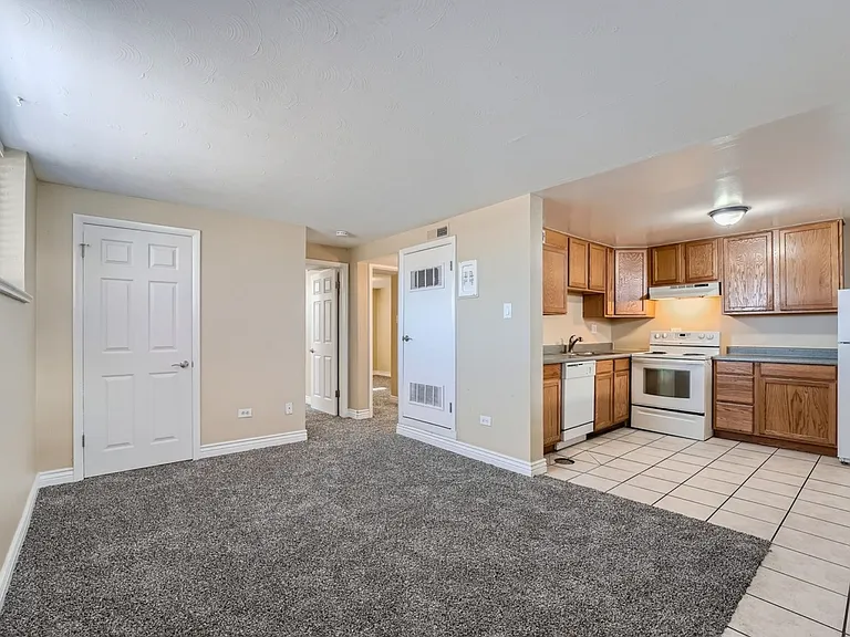 4630 E Asbury Cir — Photo 3