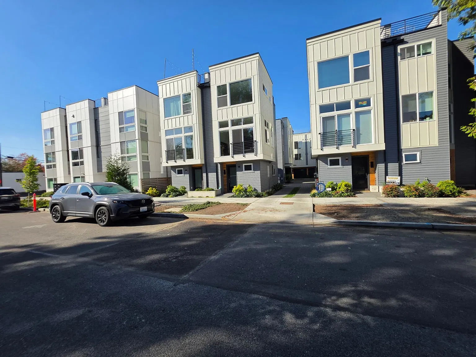 2 bed, 1140 sqft, $3,950 — Photo 4
