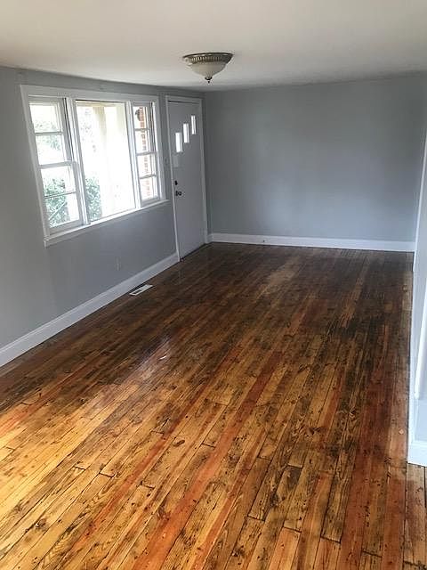 1st image of 207 Lansdale Dr