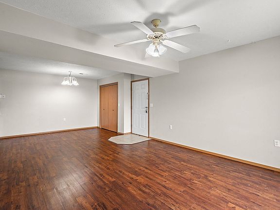 5th image of 2009 Southfork Dr #819