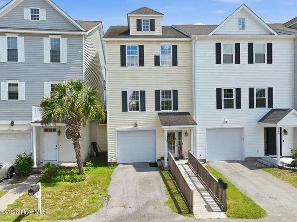 1800 Bay Street #206, Morehead City, NC 28557
