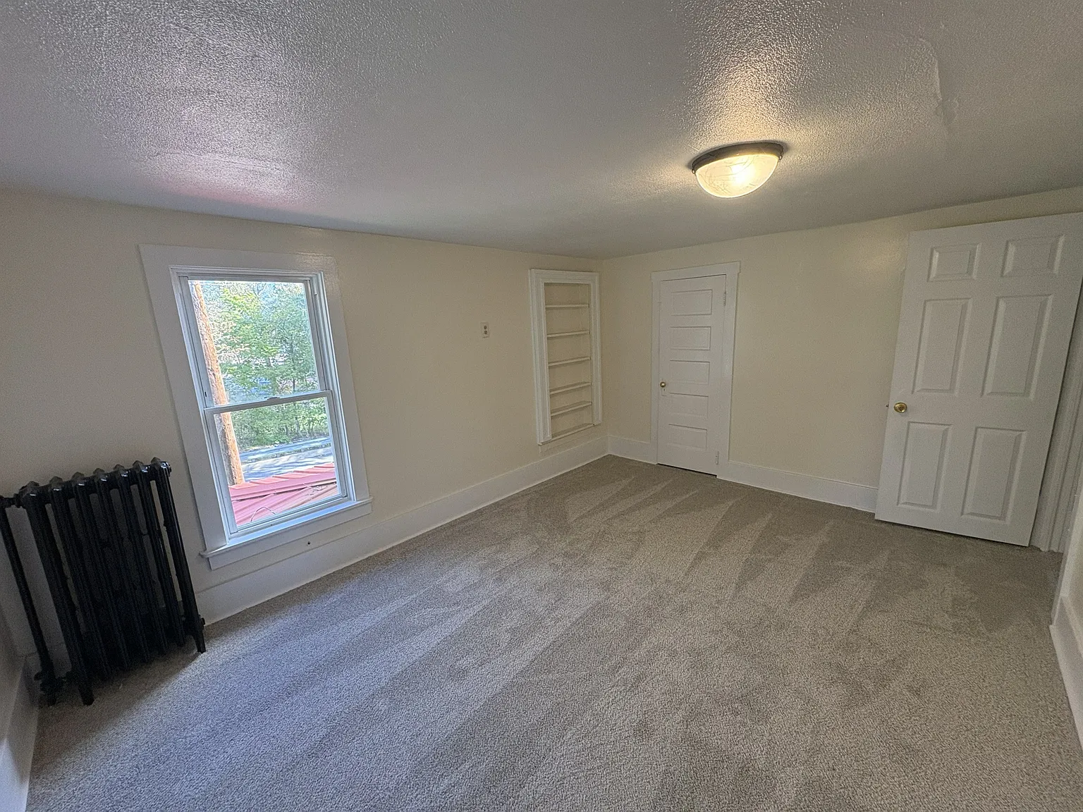 517 Bigler Ave — Photo 2