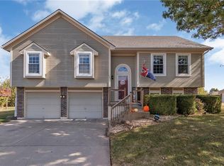 727 Corrington Dr, Raymore, MO 64083