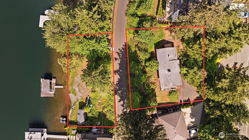 5th image of 3027 E Lake Sammamish Parkway SE