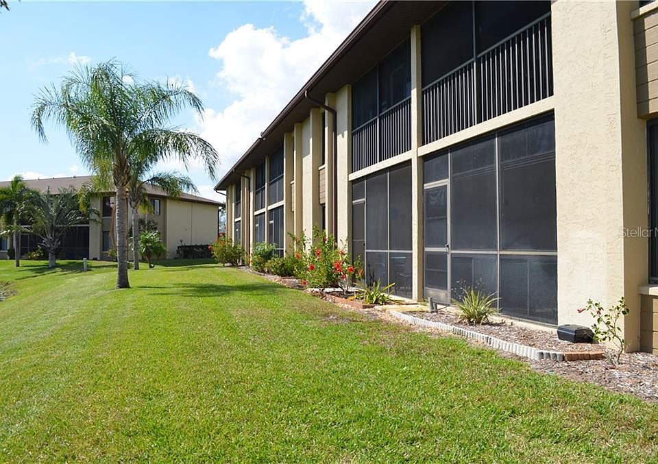 1st image of 4016 Oakview Dr #J