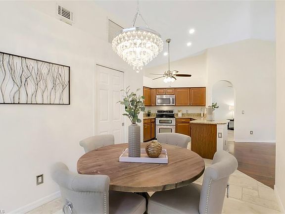 5th image of 11475 Waterford Village Dr