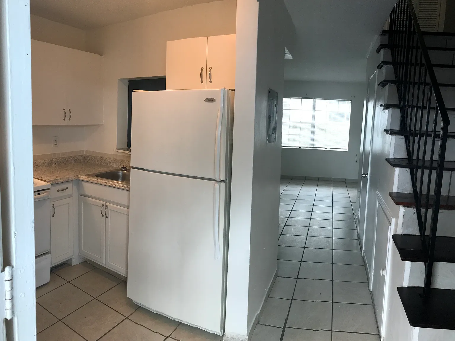2b/1.5 B With 50% Off To Move In! — Photo 1
