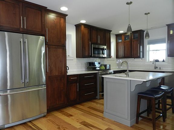 4th image of 61 Grandview Ln