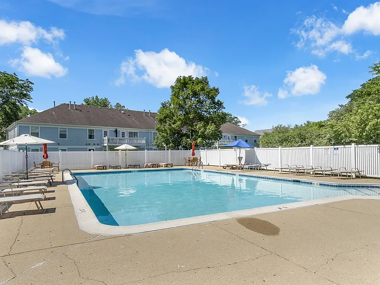 1214 Ballantrae Pl #E — Photo 29