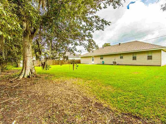2nd image of 415 Idlewild Dr