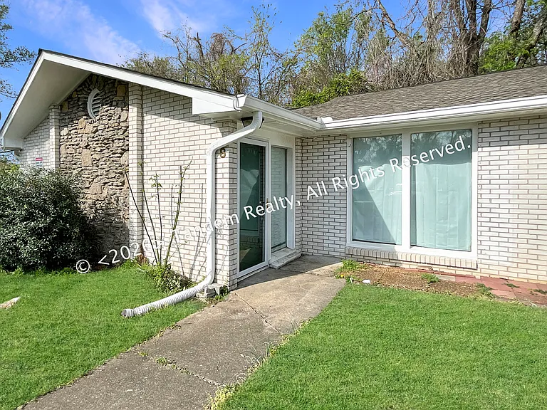 105 Tyne Blvd #8 — Photo 7