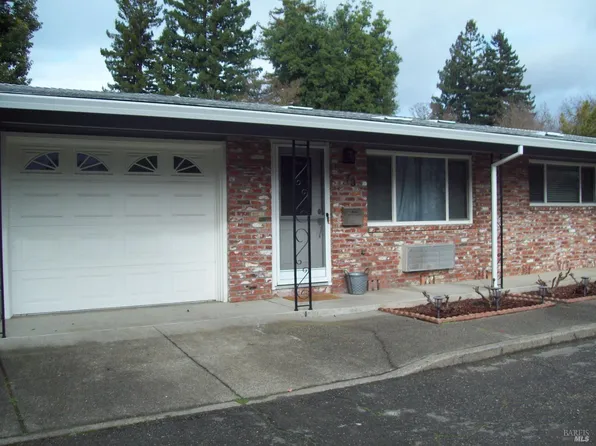 73 Larkfield Maples Court, Santa Rosa, CA 95403