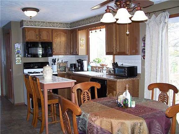 3rd image of 52 Haskins Ln N