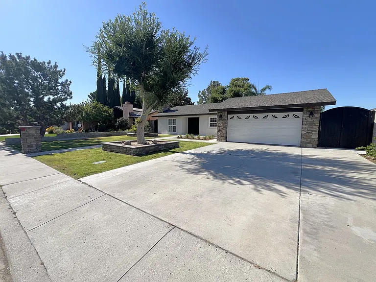 7415 Hooper Ave — Photo 3
