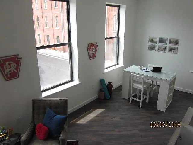 1 bed, 400 sqft, $1,380 — Photo 3