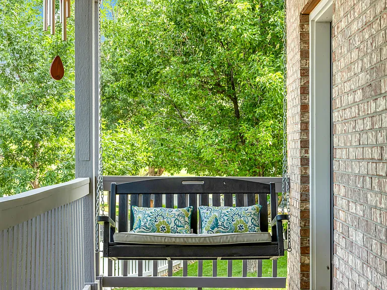 Front porch swing