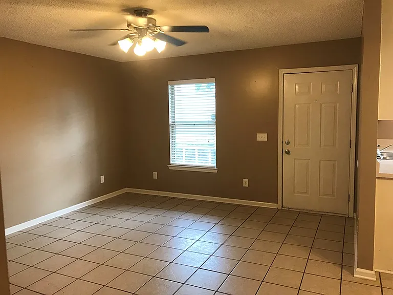314B Ray Ave — Photo 2