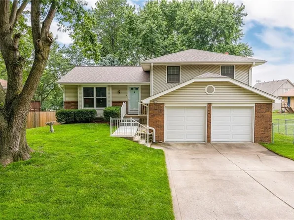 8124 NW Serene Ave, Kansas City, MO 64152