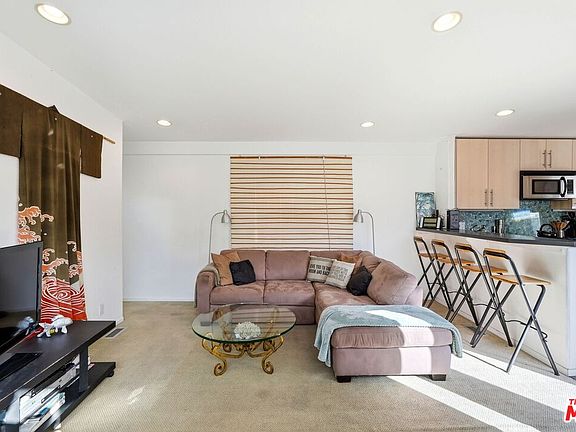 5th image of 67 Paradise Cove Rd