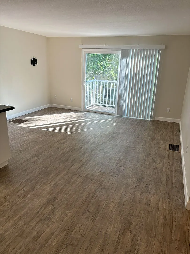 Beautiful 2Br/1Ba Condo by the Beach — Photo 3